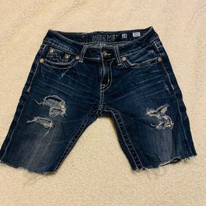Cut off miss me shorts